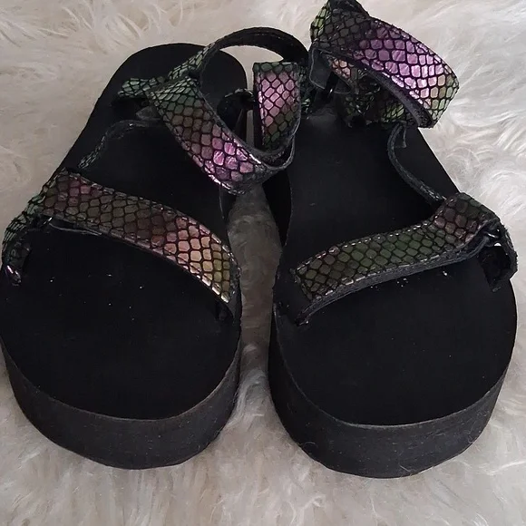 TEVA Chameleon Sandals - Picture 2 of 15